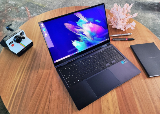 How does Samsung Galaxy Book challenge MacBook in the notebook market?